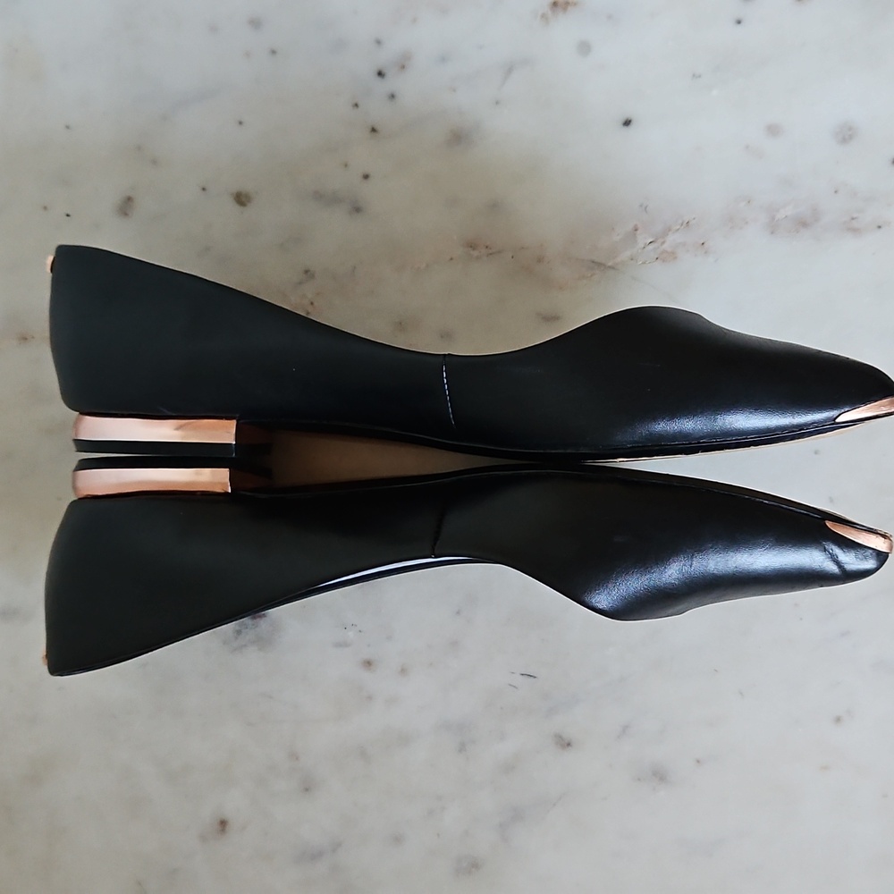 TED BAKER: Black Leather Logo Mancie Flats - Picture 5 of 8